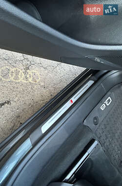 Внедорожник / Кроссовер Audi Q8 2020 в 