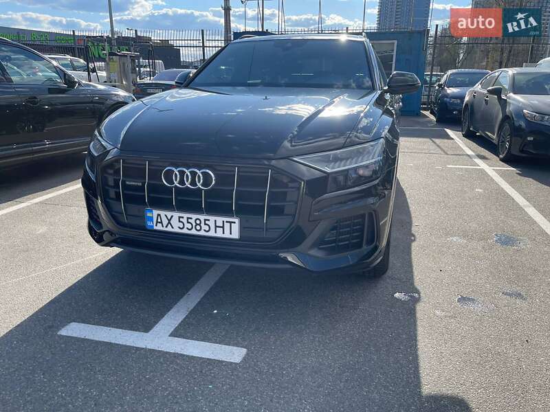 Позашляховик / Кросовер Audi Q8 2018 в Києві