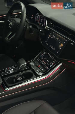 Внедорожник / Кроссовер Audi Q8 2020 в 