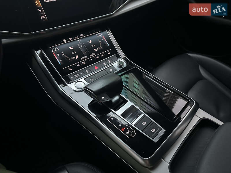 Внедорожник / Кроссовер Audi Q8 2019 в Киеве