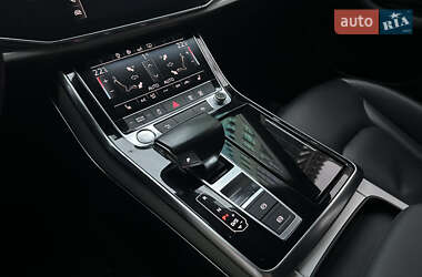 Внедорожник / Кроссовер Audi Q8 2019 в 