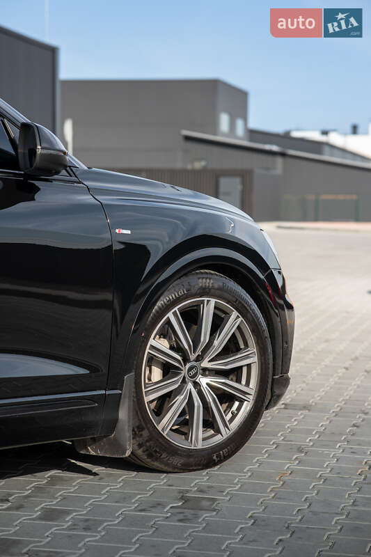Внедорожник / Кроссовер Audi Q8 2022 в Львове