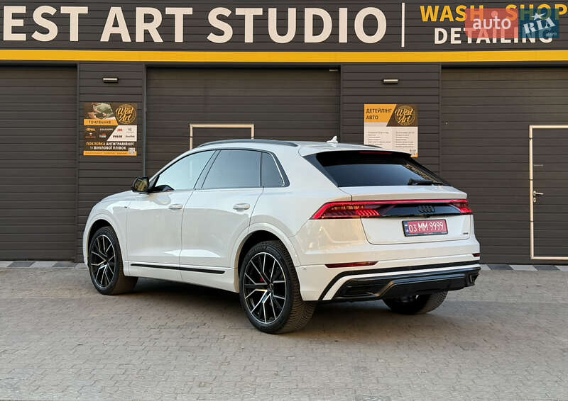 Позашляховик / Кросовер Audi Q8 2021 в Мукачевому