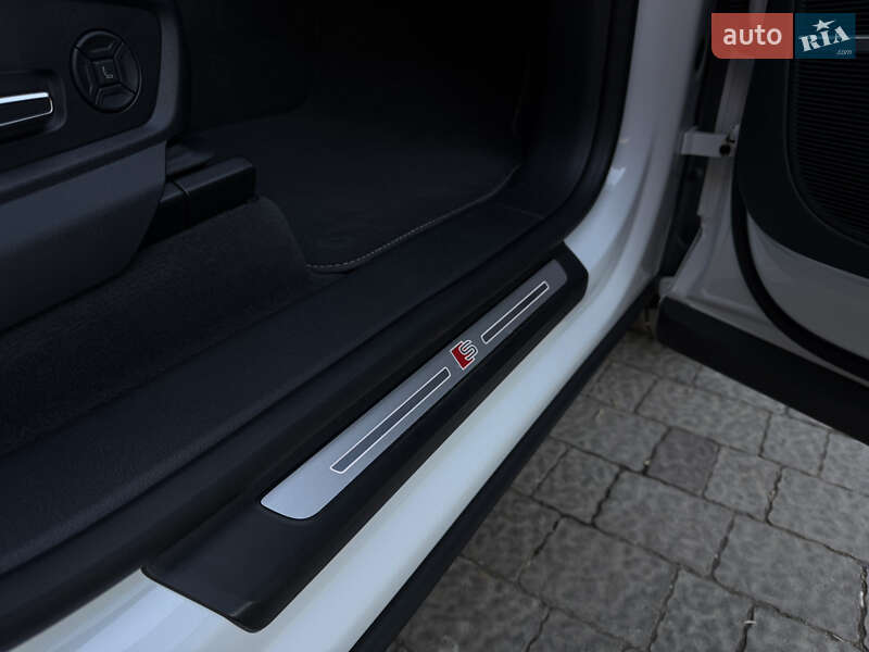 Позашляховик / Кросовер Audi Q8 2021 в Мукачевому
