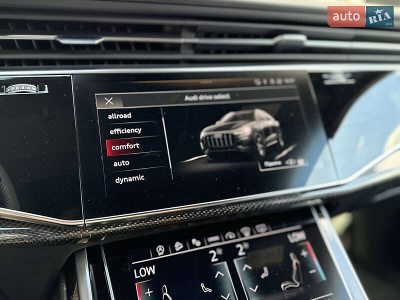 Позашляховик / Кросовер Audi Q8 2021 в Мукачевому