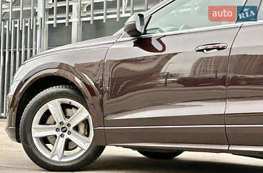 Внедорожник / Кроссовер Audi Q8 2021 в 