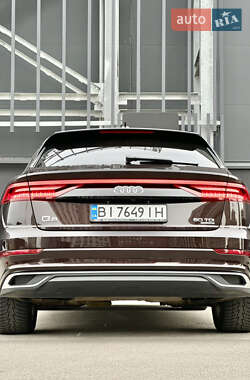 Внедорожник / Кроссовер Audi Q8 2021 в 