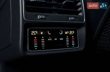 Позашляховик / Кросовер Audi Q8 2018 в 