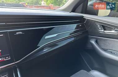 Внедорожник / Кроссовер Audi Q8 2020 в 