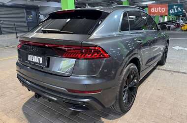 Позашляховик / Кросовер Audi Q8 2021 в 