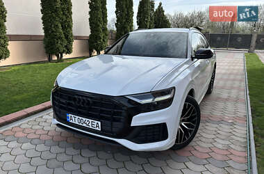Позашляховик / Кросовер Audi Q8 2018 в 