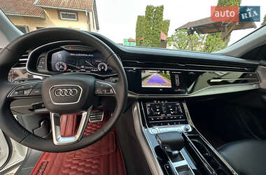 Позашляховик / Кросовер Audi Q8 2018 в 