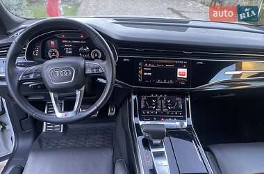 Позашляховик / Кросовер Audi Q8 2018 в 