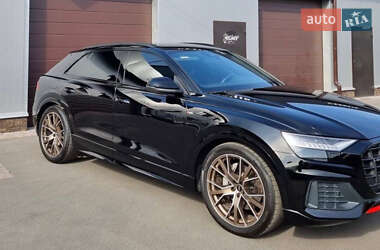 Внедорожник / Кроссовер Audi Q8 2020 в 