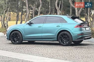 Внедорожник / Кроссовер Audi Q8 2018 в 
