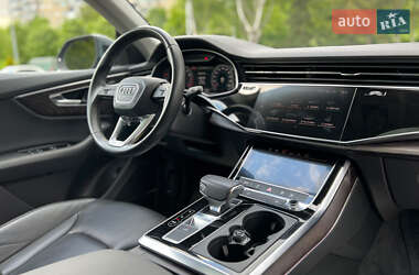 Внедорожник / Кроссовер Audi Q8 2019 в 