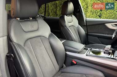Позашляховик / Кросовер Audi Q8 2019 в 
