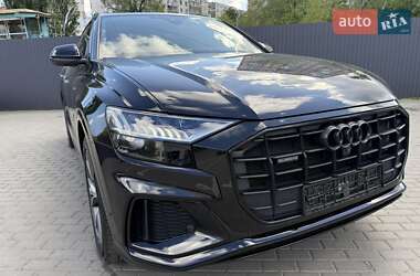 Позашляховик / Кросовер Audi Q8 2022 в 
