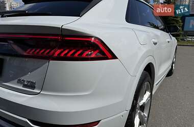 Внедорожник / Кроссовер Audi Q8 2020 в 