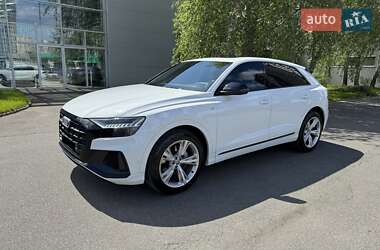 Внедорожник / Кроссовер Audi Q8 2020 в 