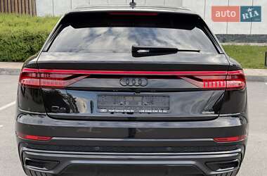 Внедорожник / Кроссовер Audi Q8 2018 в 