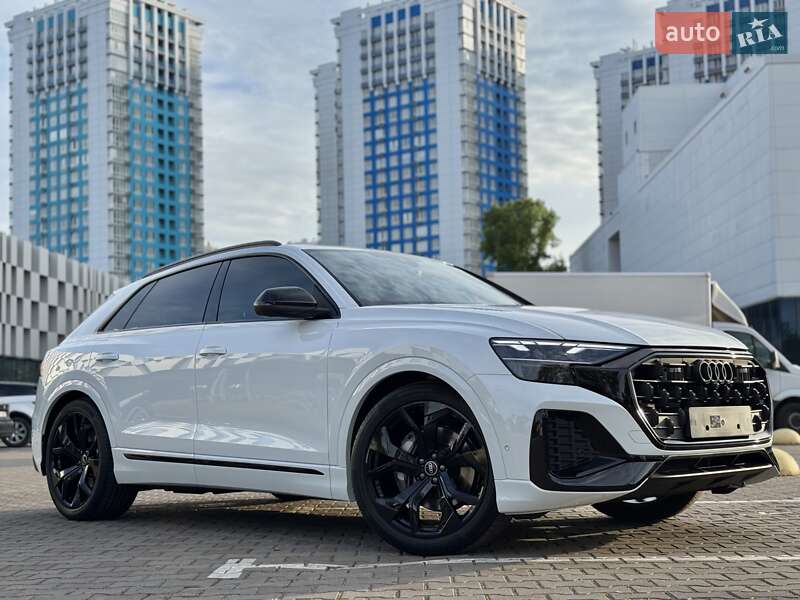2025 Audi Q8, VIN WAUZZZF10SD035292:plate — zdjęcie 1 (autoria)