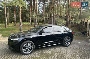 Внедорожник / Кроссовер Audi Q8 2021 в 