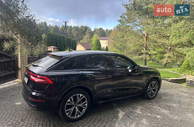 Внедорожник / Кроссовер Audi Q8 2021 в 