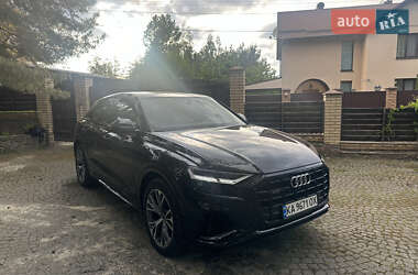 Внедорожник / Кроссовер Audi Q8 2021 в 