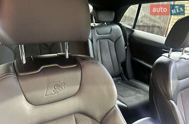 Внедорожник / Кроссовер Audi Q8 2021 в 