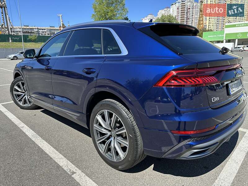 Позашляховик / Кросовер Audi Q8 2018 в Києві