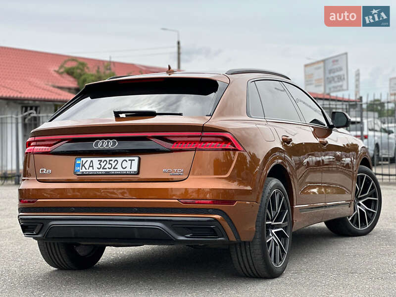 Позашляховик / Кросовер Audi Q8 2021 в Києві