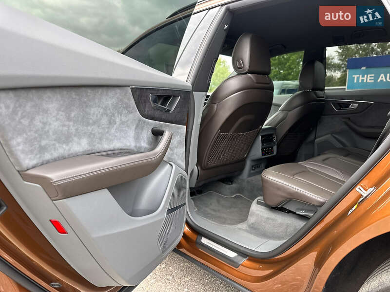 Позашляховик / Кросовер Audi Q8 2021 в Києві