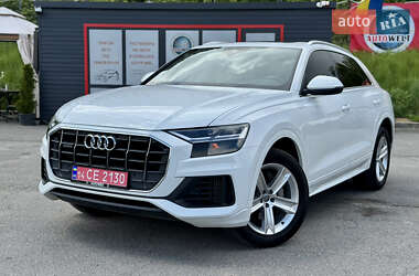 Позашляховик / Кросовер Audi Q8 2018 в 