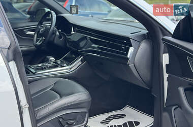 Позашляховик / Кросовер Audi Q8 2018 в 