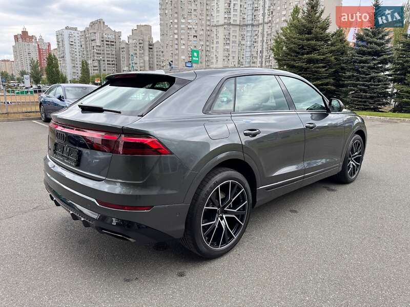 Внедорожник / Кроссовер Audi Q8 2024 в Киеве