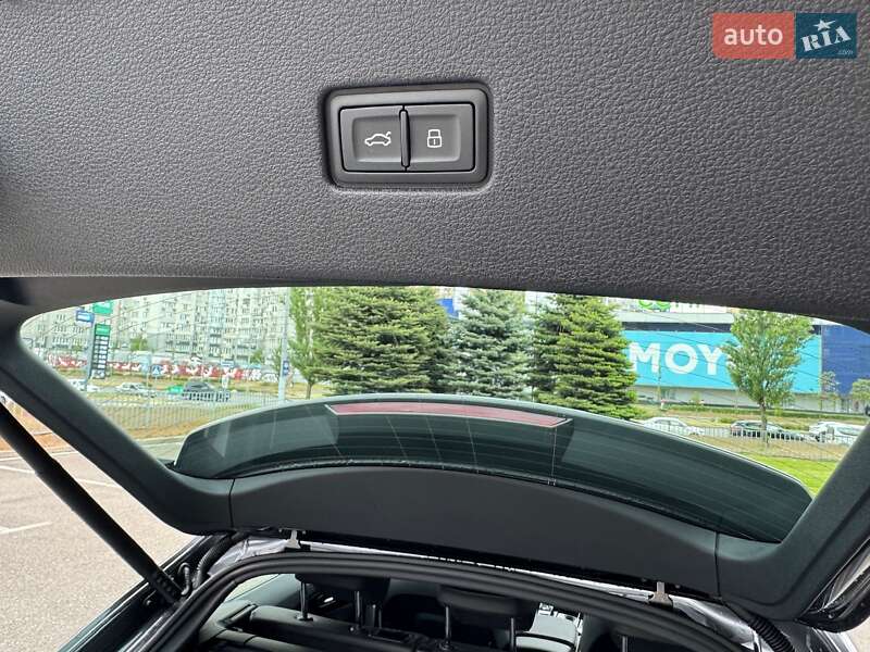 Внедорожник / Кроссовер Audi Q8 2024 в Киеве