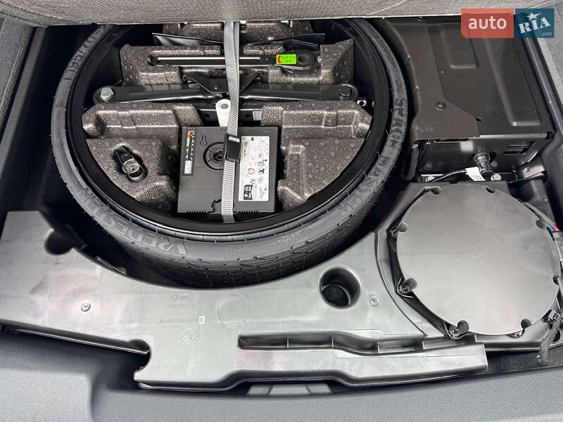 Внедорожник / Кроссовер Audi Q8 2024 в Киеве