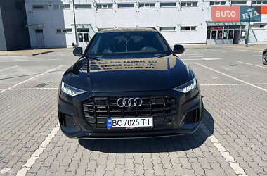 Позашляховик / Кросовер Audi Q8 2021 в 