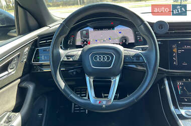 Позашляховик / Кросовер Audi Q8 2021 в 