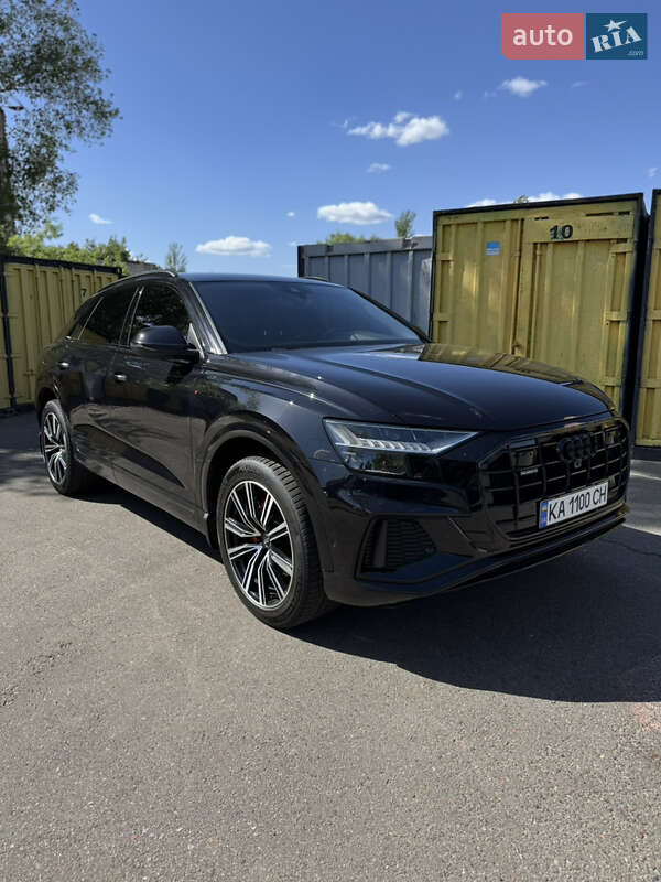 Внедорожник / Кроссовер Audi Q8 2019 в Киеве