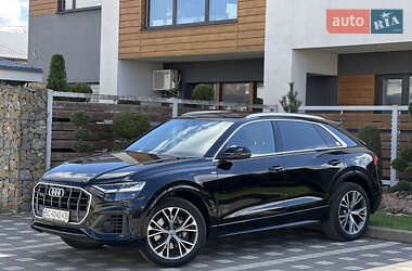 Позашляховик / Кросовер Audi Q8 2019 в 