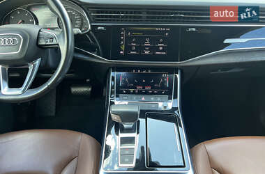 Позашляховик / Кросовер Audi Q8 2019 в 