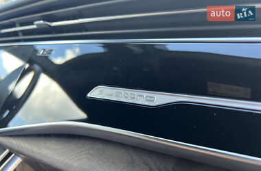 Позашляховик / Кросовер Audi Q8 2019 в 