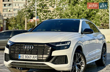 Позашляховик / Кросовер Audi Q8 2020 в 