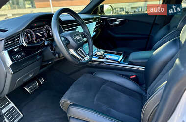 Позашляховик / Кросовер Audi Q8 2020 в 