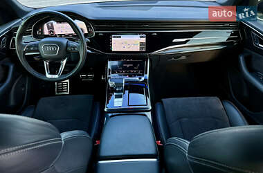 Позашляховик / Кросовер Audi Q8 2020 в 