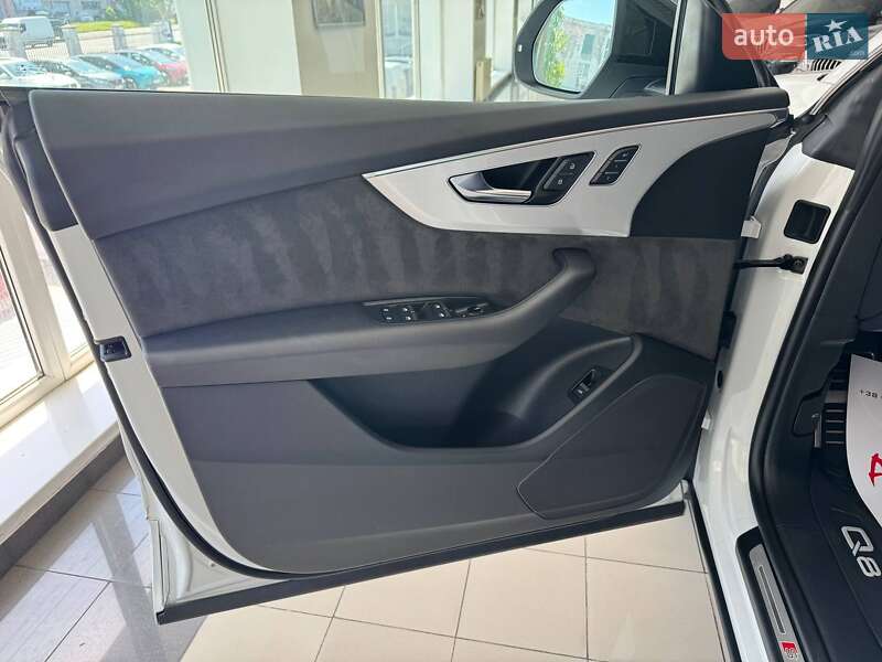 Позашляховик / Кросовер Audi Q8 2020 в Одесі
