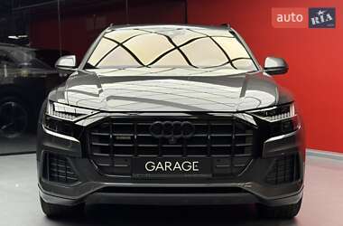 Внедорожник / Кроссовер Audi Q8 2021 в 