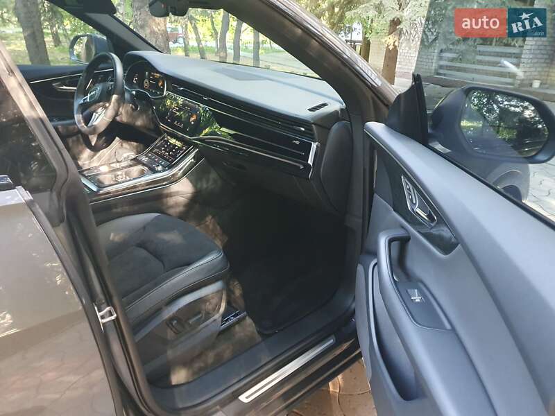 Внедорожник / Кроссовер Audi Q8 2018 в Днепре